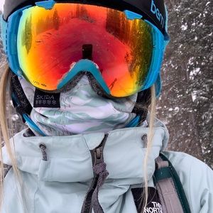 Meet your Posher, Hana